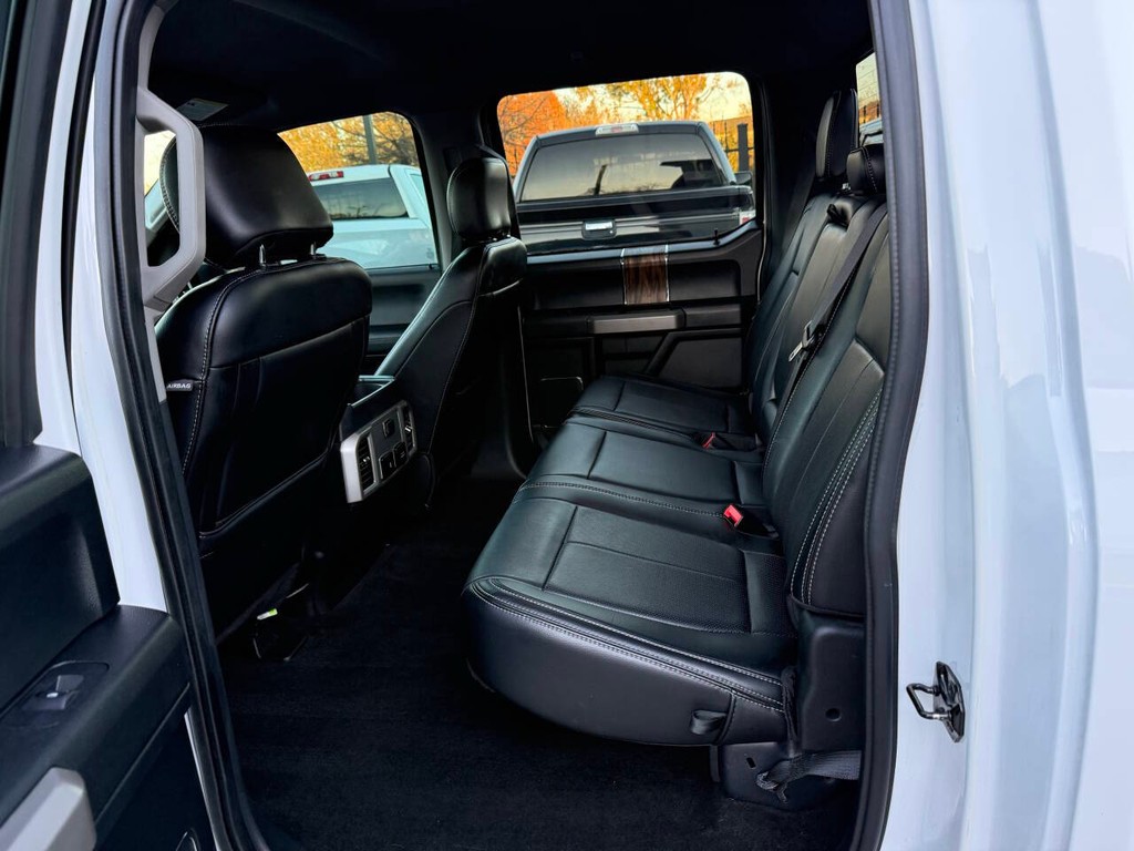 Ford F-150 Vehicle Full-screen Gallery Image 13