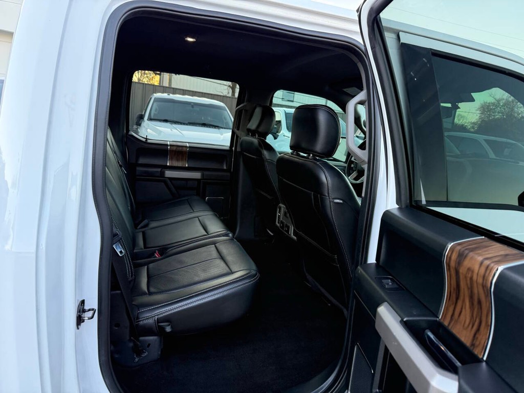Ford F-150 Vehicle Full-screen Gallery Image 15