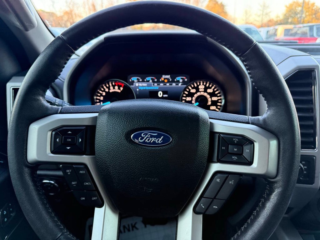 Ford F-150 Vehicle Full-screen Gallery Image 23