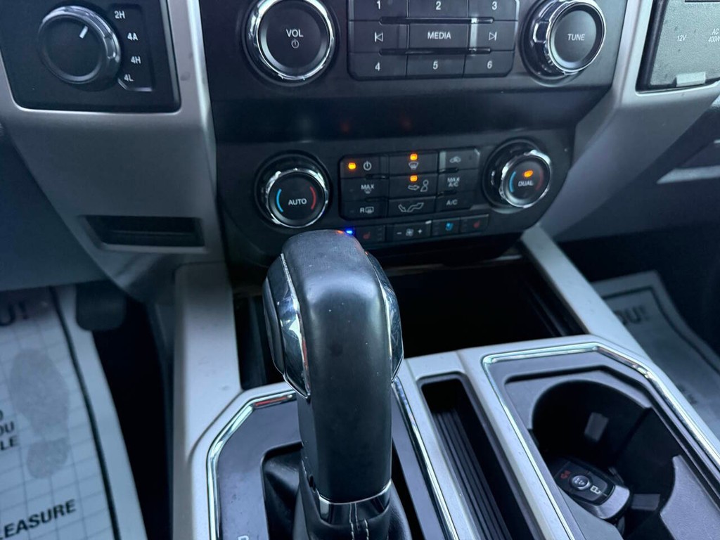 Ford F-150 Vehicle Full-screen Gallery Image 28