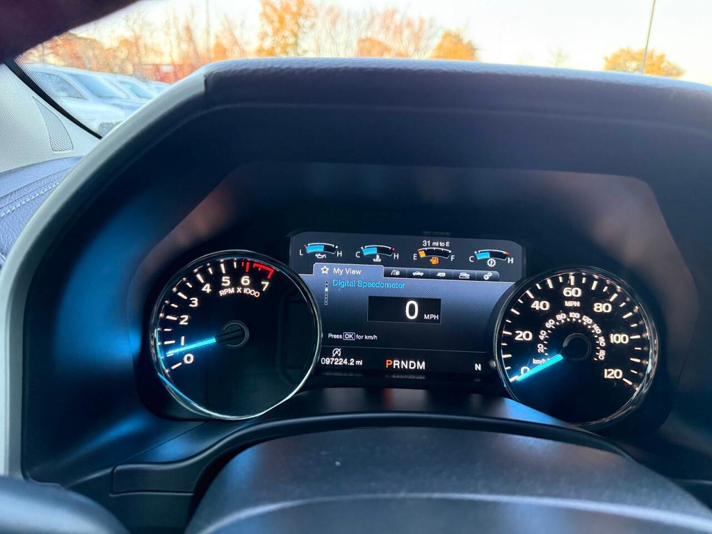 Ford F-150 Vehicle Full-screen Gallery Image 31