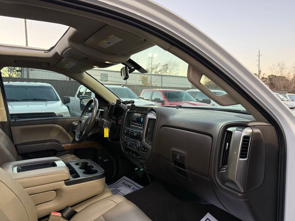 Chevrolet Silverado 1500 Vehicle Full-screen Gallery Image 09