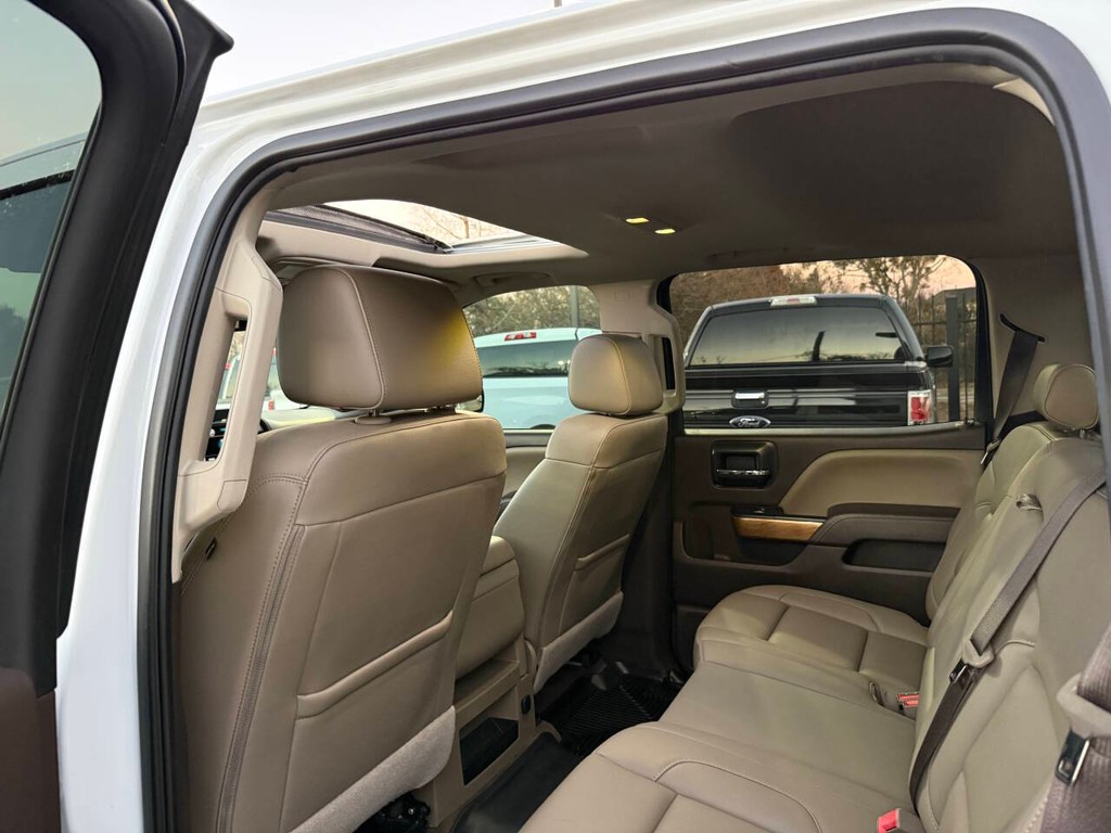 Chevrolet Silverado 1500 Vehicle Full-screen Gallery Image 12