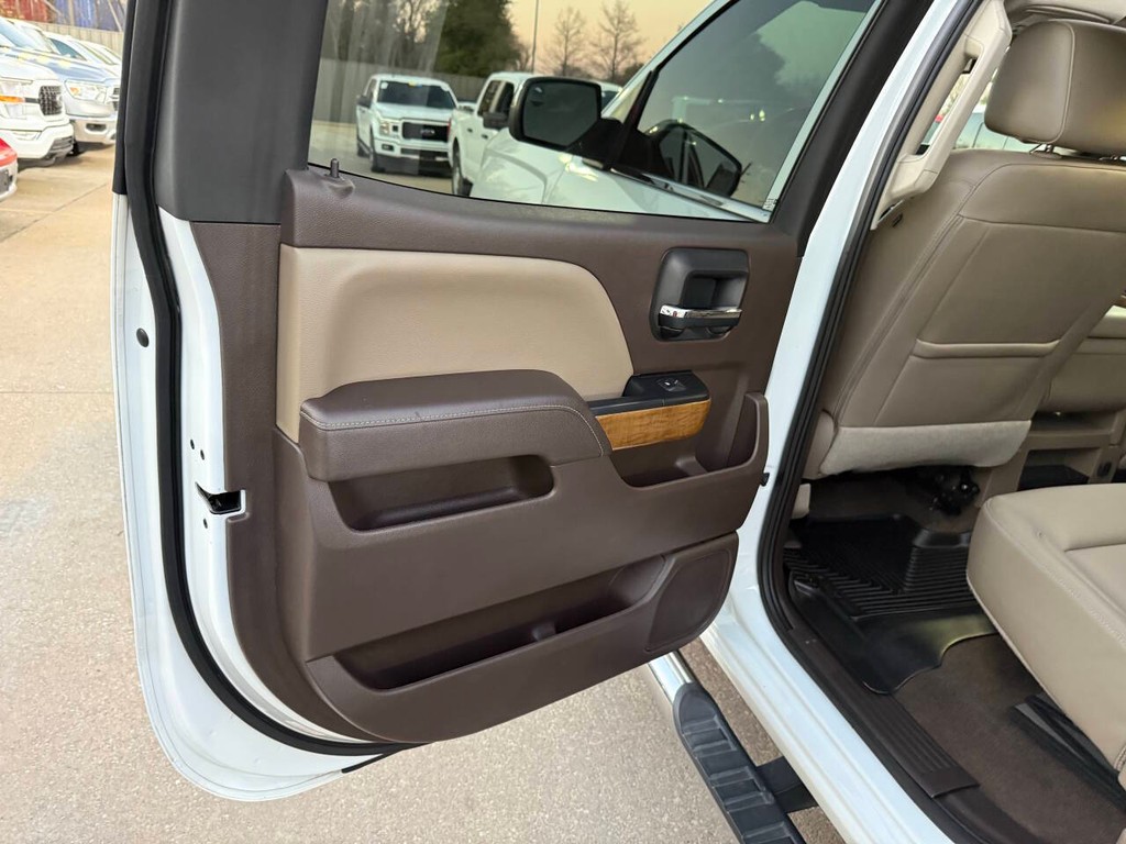 Chevrolet Silverado 1500 Vehicle Full-screen Gallery Image 14