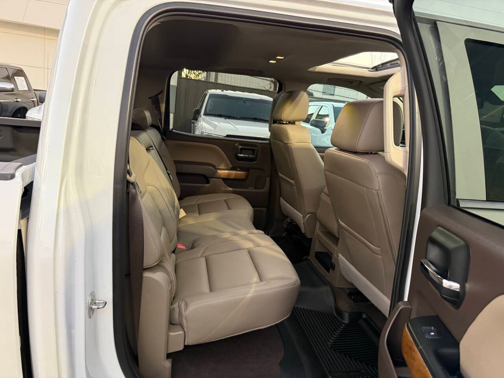 Chevrolet Silverado 1500 Vehicle Full-screen Gallery Image 15