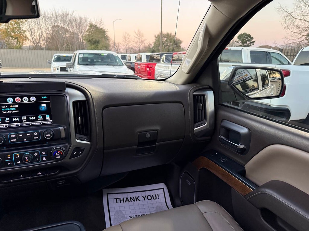 Chevrolet Silverado 1500 Vehicle Full-screen Gallery Image 20