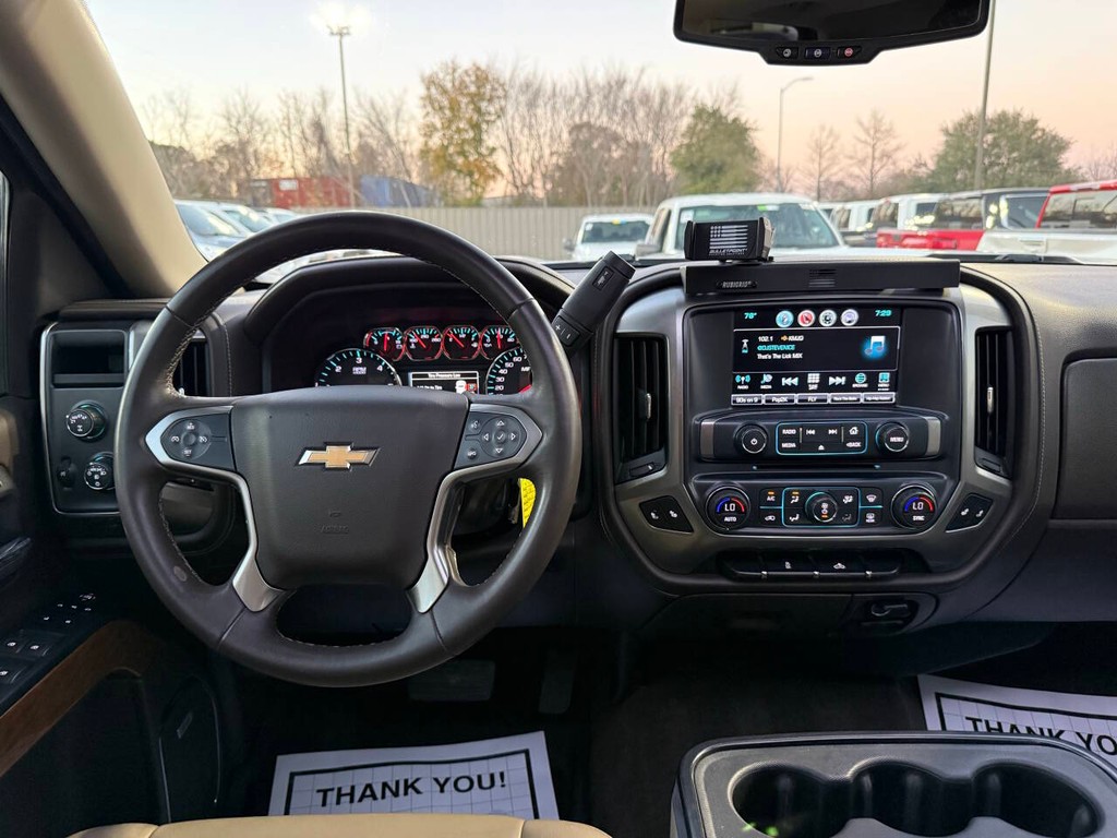 Chevrolet Silverado 1500 Vehicle Full-screen Gallery Image 21