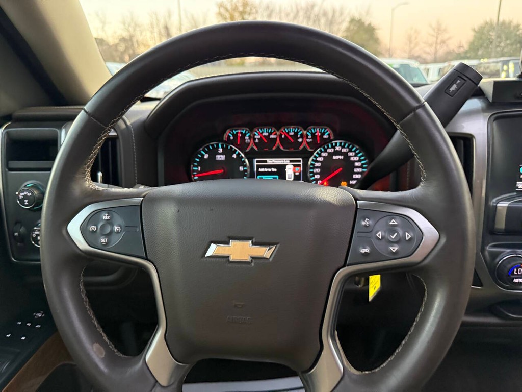 Chevrolet Silverado 1500 Vehicle Full-screen Gallery Image 23