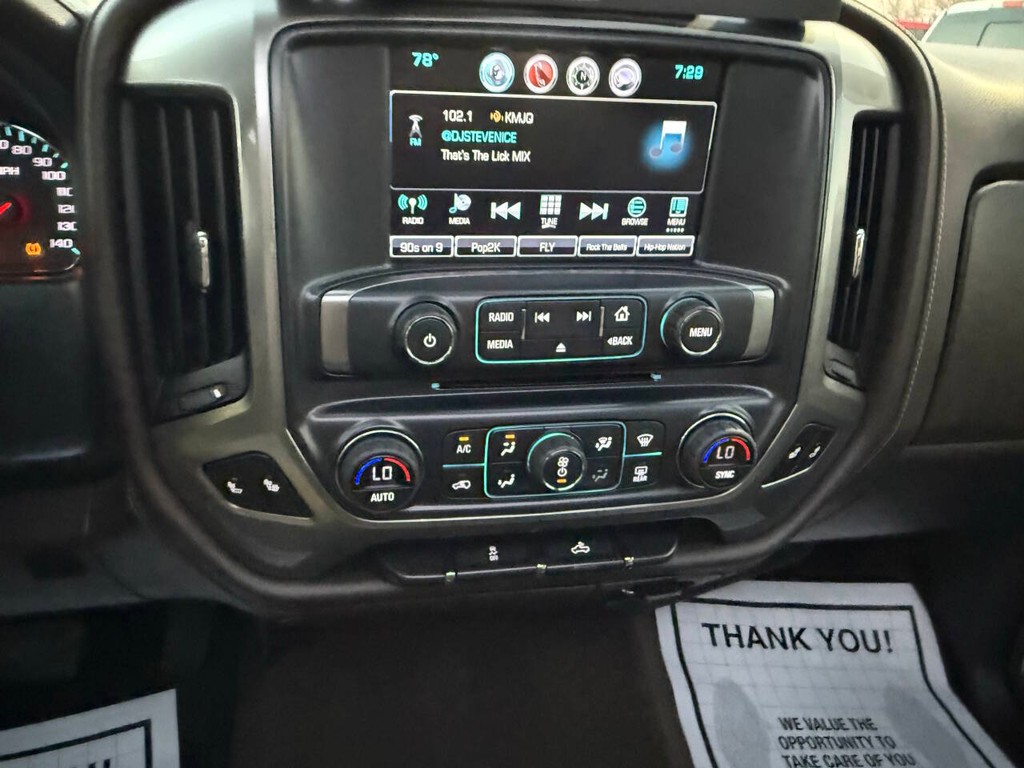 Chevrolet Silverado 1500 Vehicle Full-screen Gallery Image 27