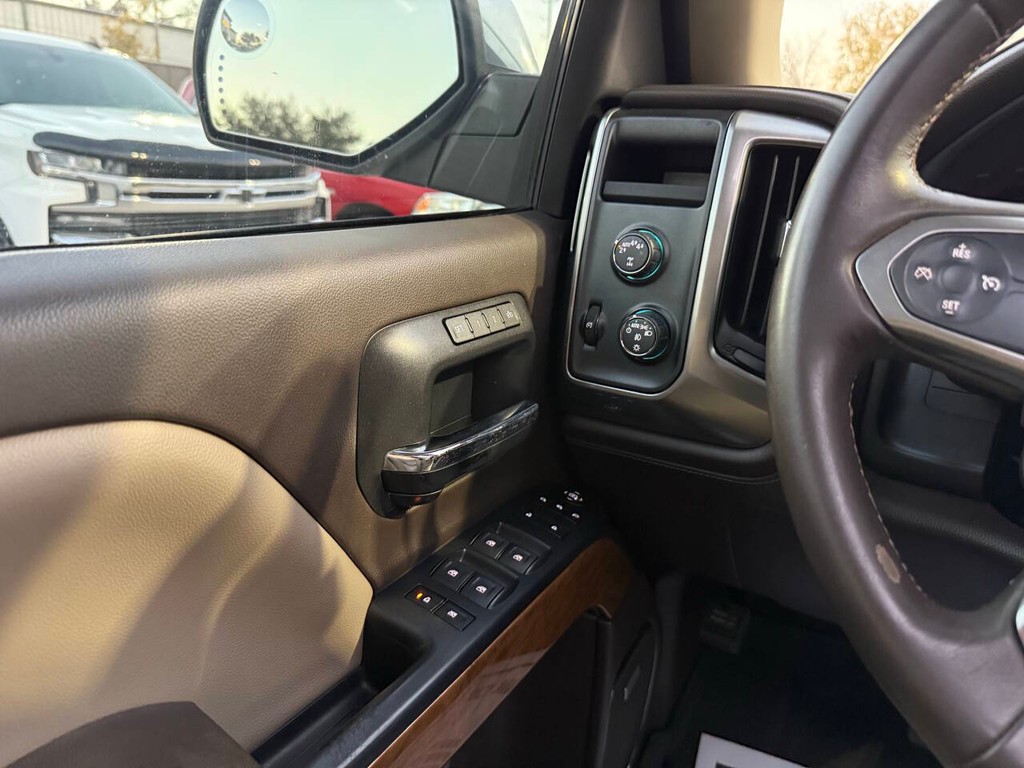 Chevrolet Silverado 1500 Vehicle Full-screen Gallery Image 29