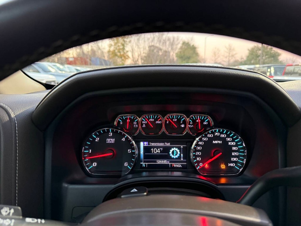 Chevrolet Silverado 1500 Vehicle Full-screen Gallery Image 31