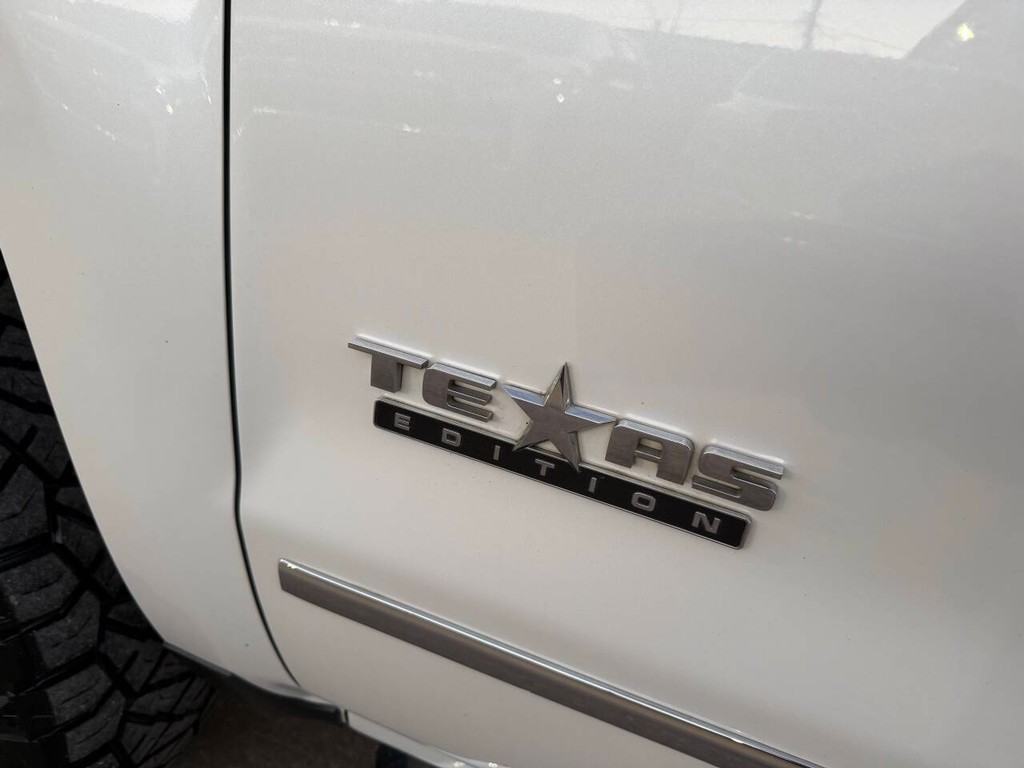 Chevrolet Silverado 1500 Vehicle Full-screen Gallery Image 36