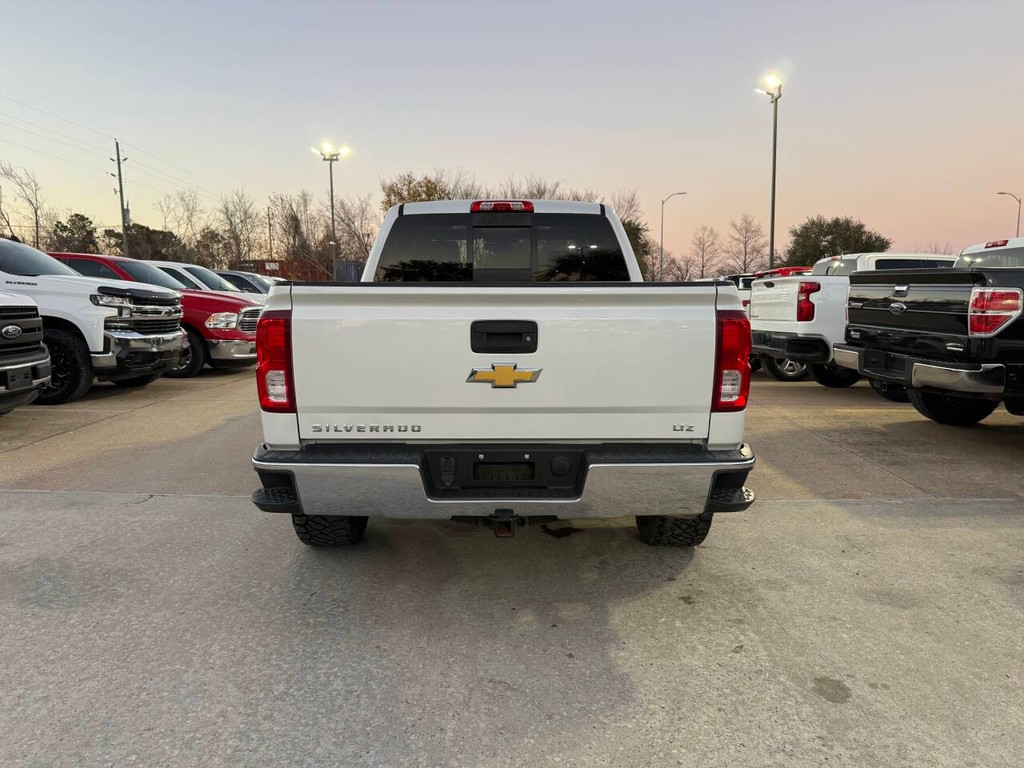 Chevrolet Silverado 1500 Vehicle Full-screen Gallery Image 39
