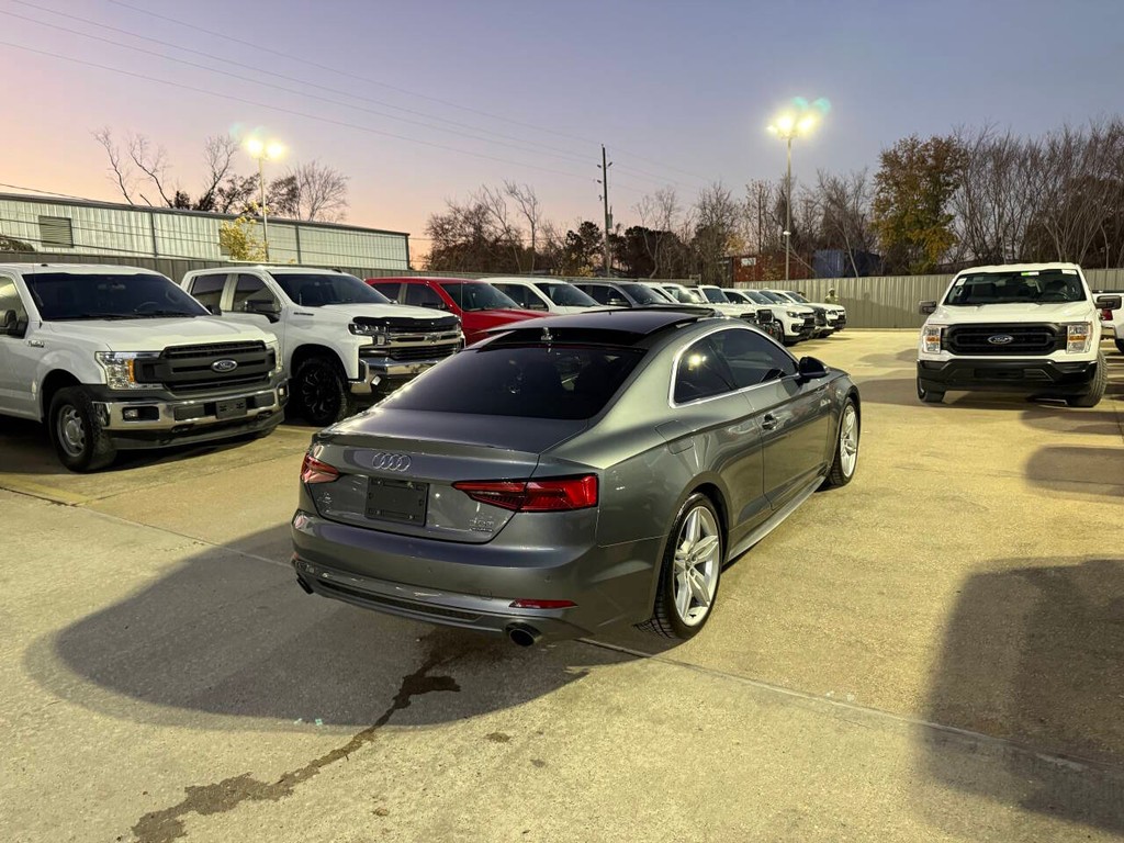 Audi A5 Coupe Vehicle Full-screen Gallery Image 05