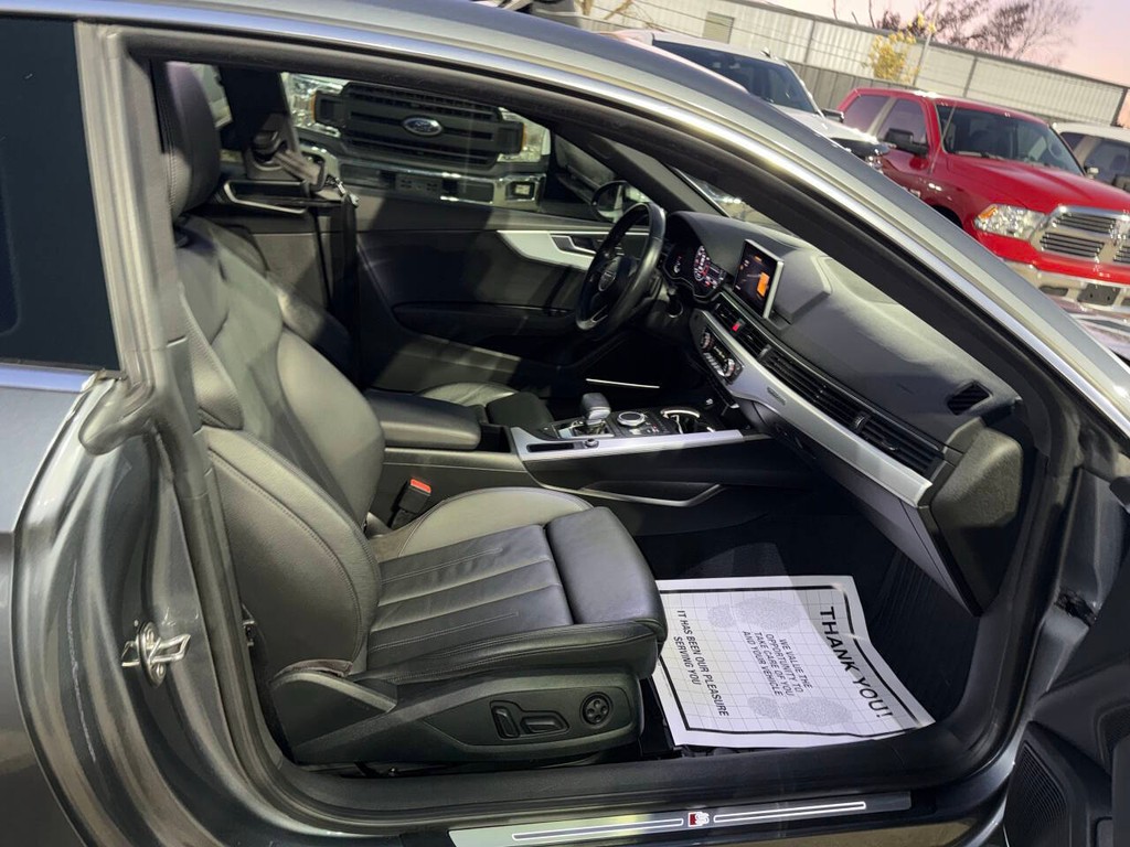 Audi A5 Coupe Vehicle Full-screen Gallery Image 11