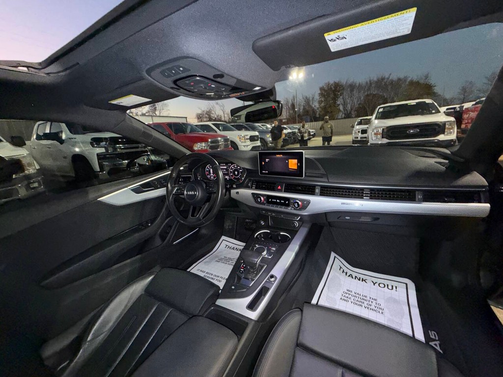 Audi A5 Coupe Vehicle Full-screen Gallery Image 17