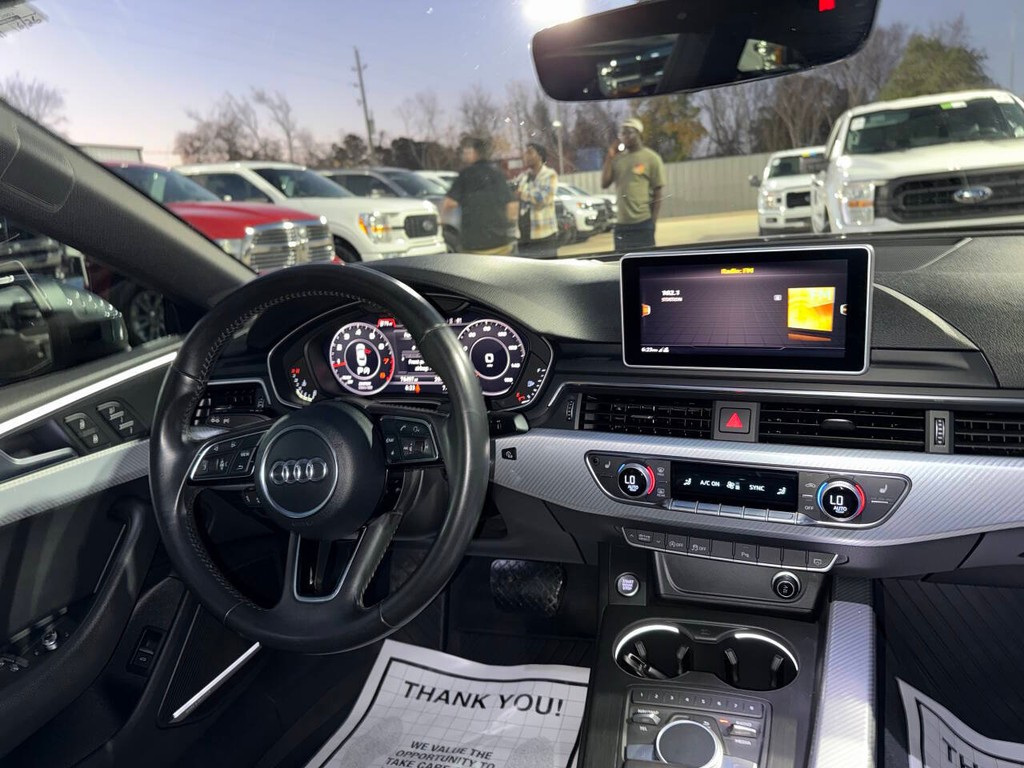 Audi A5 Coupe Vehicle Full-screen Gallery Image 20