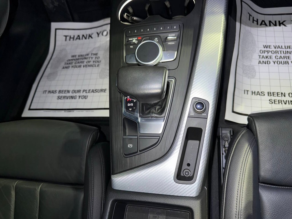 Audi A5 Coupe Vehicle Full-screen Gallery Image 27