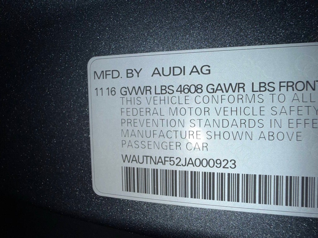 Audi A5 Coupe Vehicle Full-screen Gallery Image 32