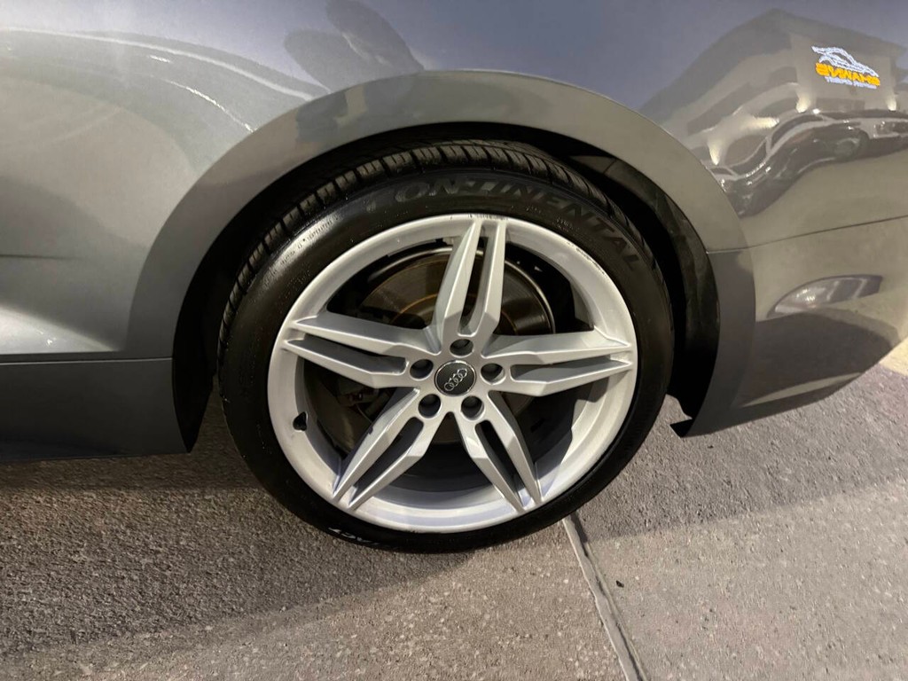 Audi A5 Coupe Vehicle Full-screen Gallery Image 33