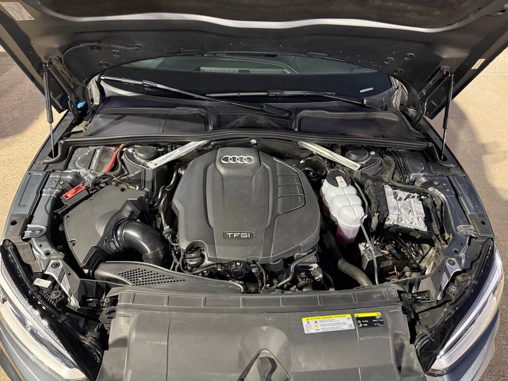 Audi A5 Coupe Vehicle Full-screen Gallery Image 34