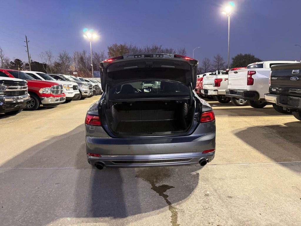 Audi A5 Coupe Vehicle Full-screen Gallery Image 36