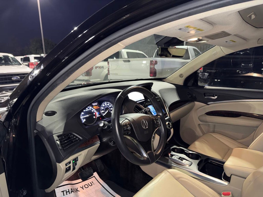 Acura MDX Vehicle Full-screen Gallery Image 06