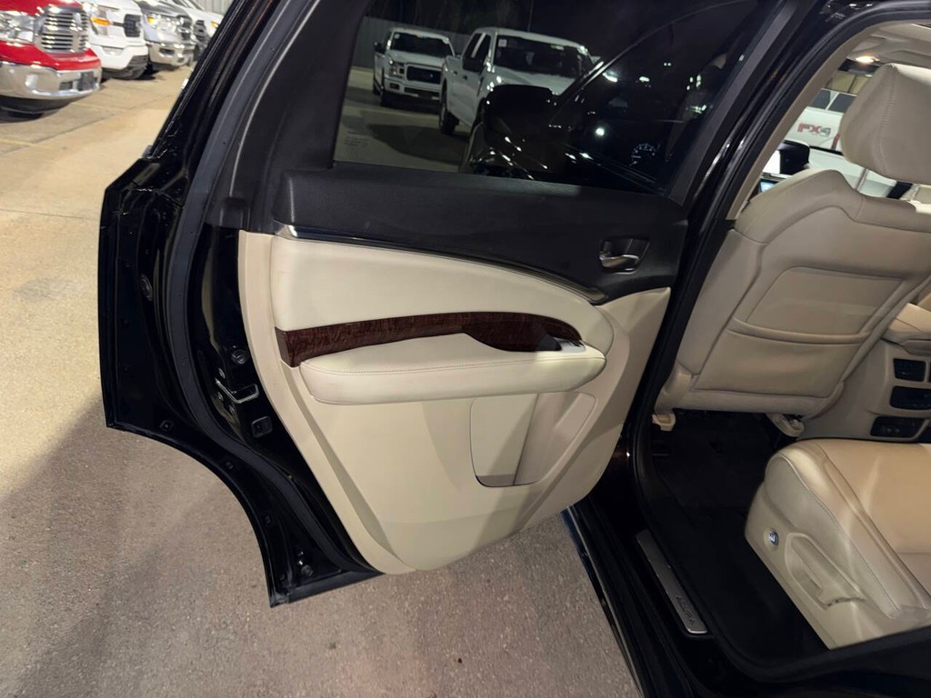 Acura MDX Vehicle Full-screen Gallery Image 14