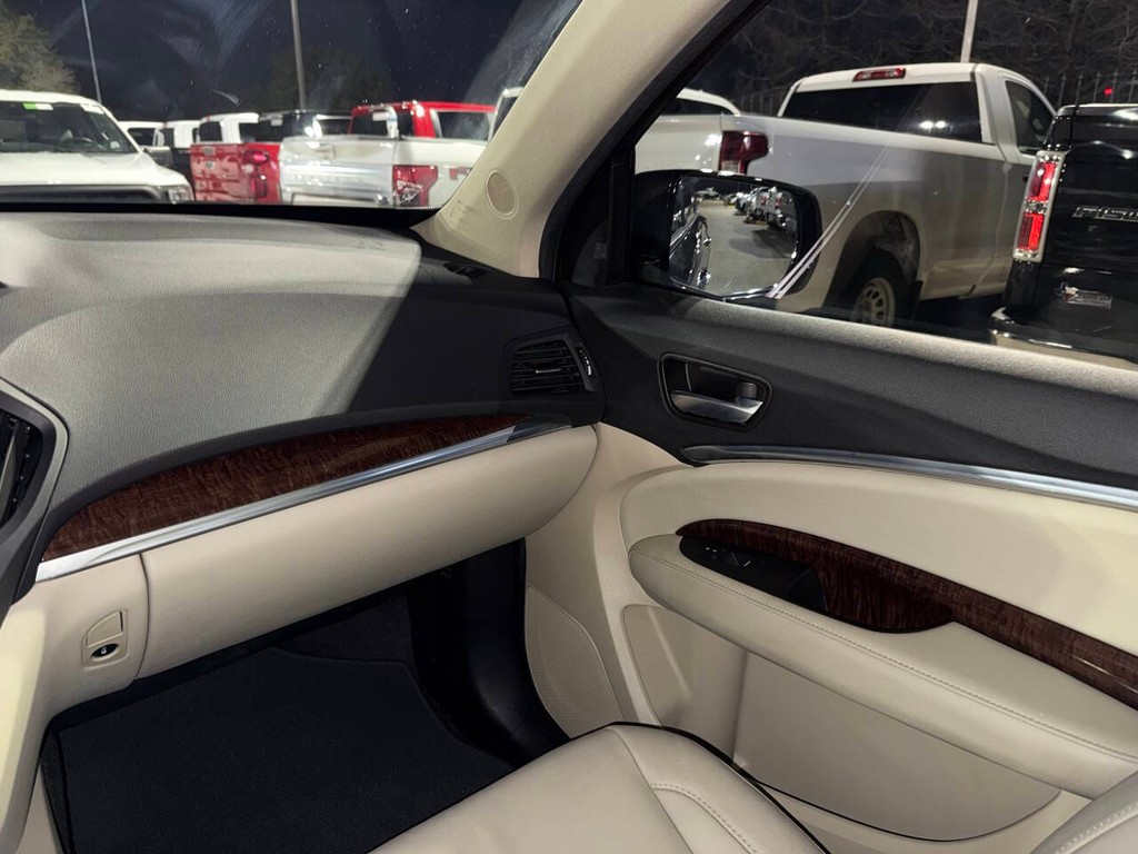 Acura MDX Vehicle Full-screen Gallery Image 18