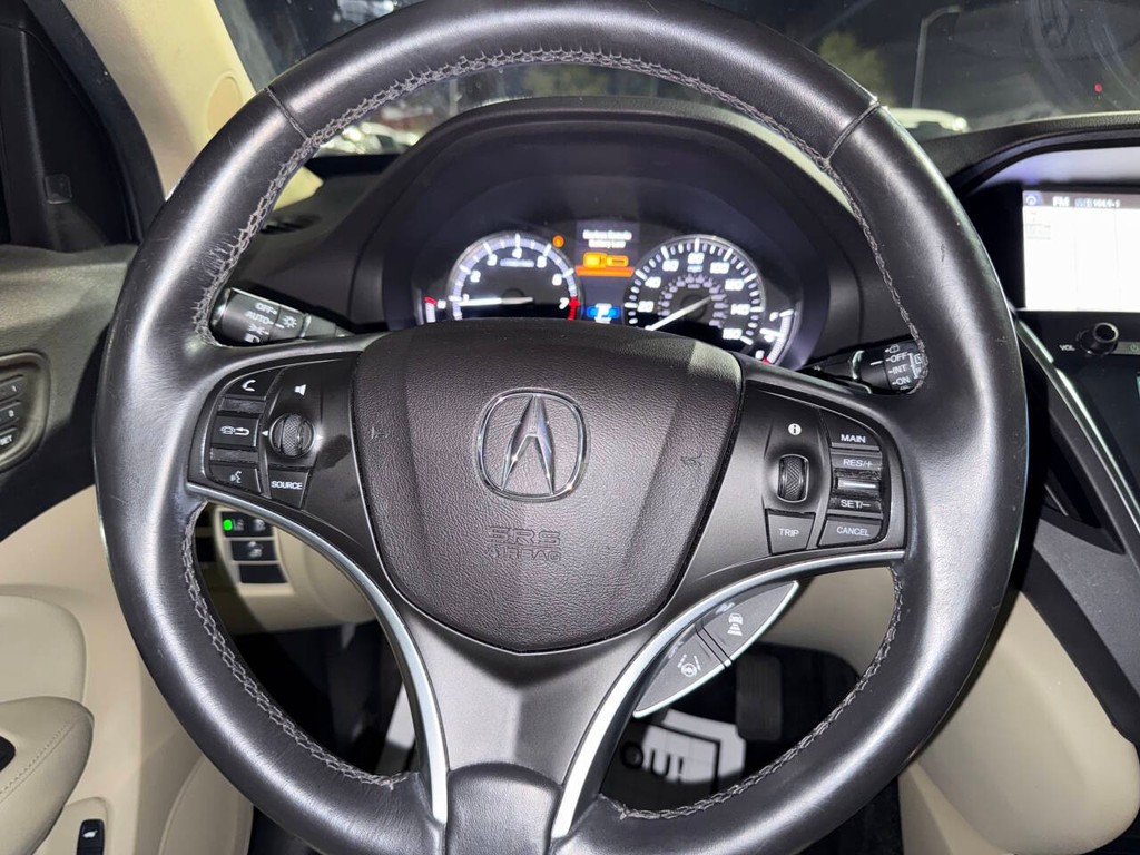 Acura MDX Vehicle Full-screen Gallery Image 21