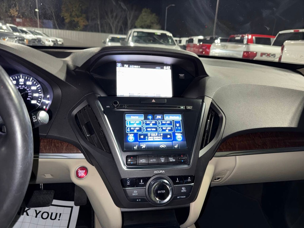 Acura MDX Vehicle Full-screen Gallery Image 22