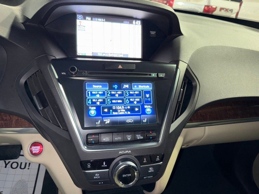 Acura MDX Vehicle Full-screen Gallery Image 24