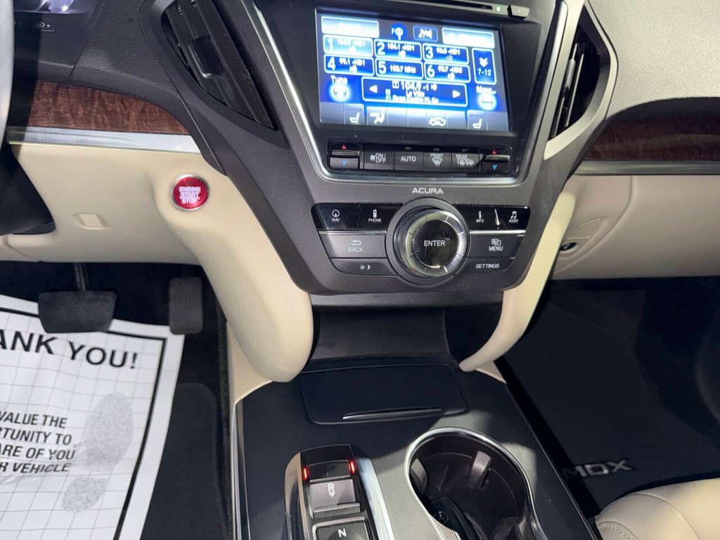 Acura MDX Vehicle Full-screen Gallery Image 26