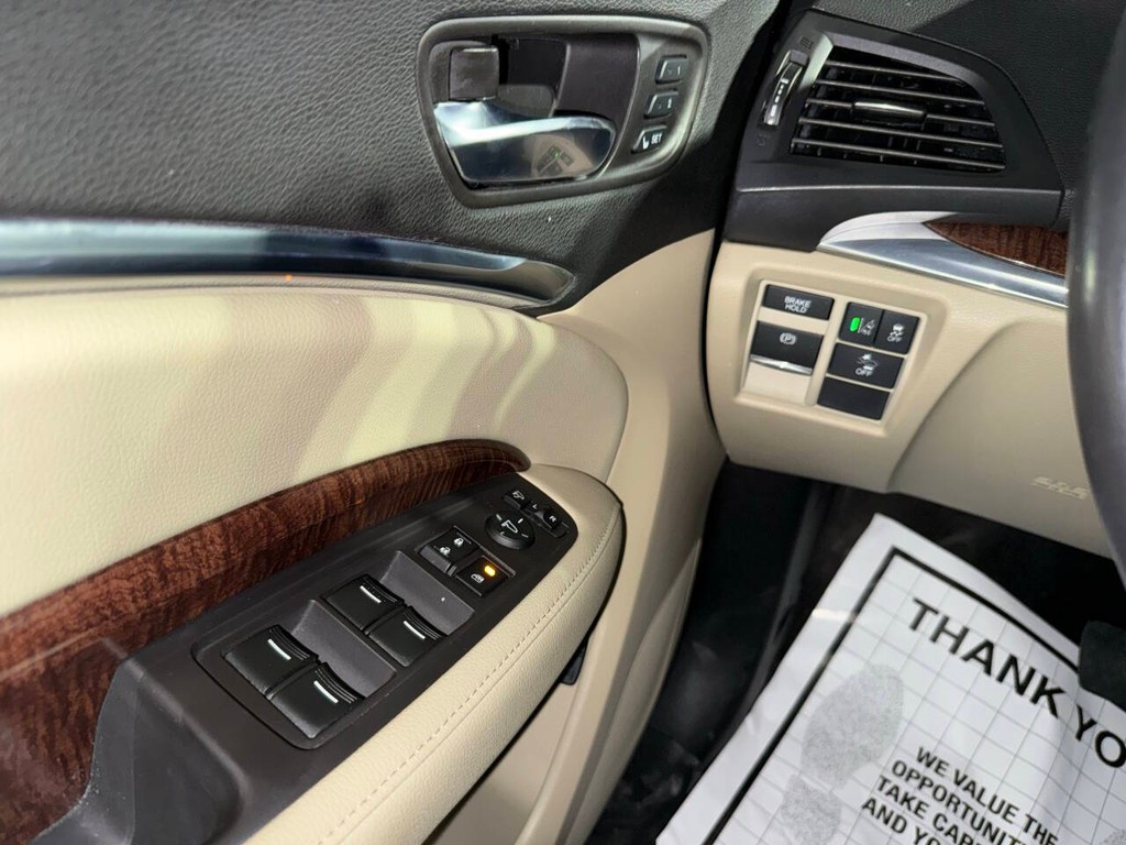 Acura MDX Vehicle Full-screen Gallery Image 28
