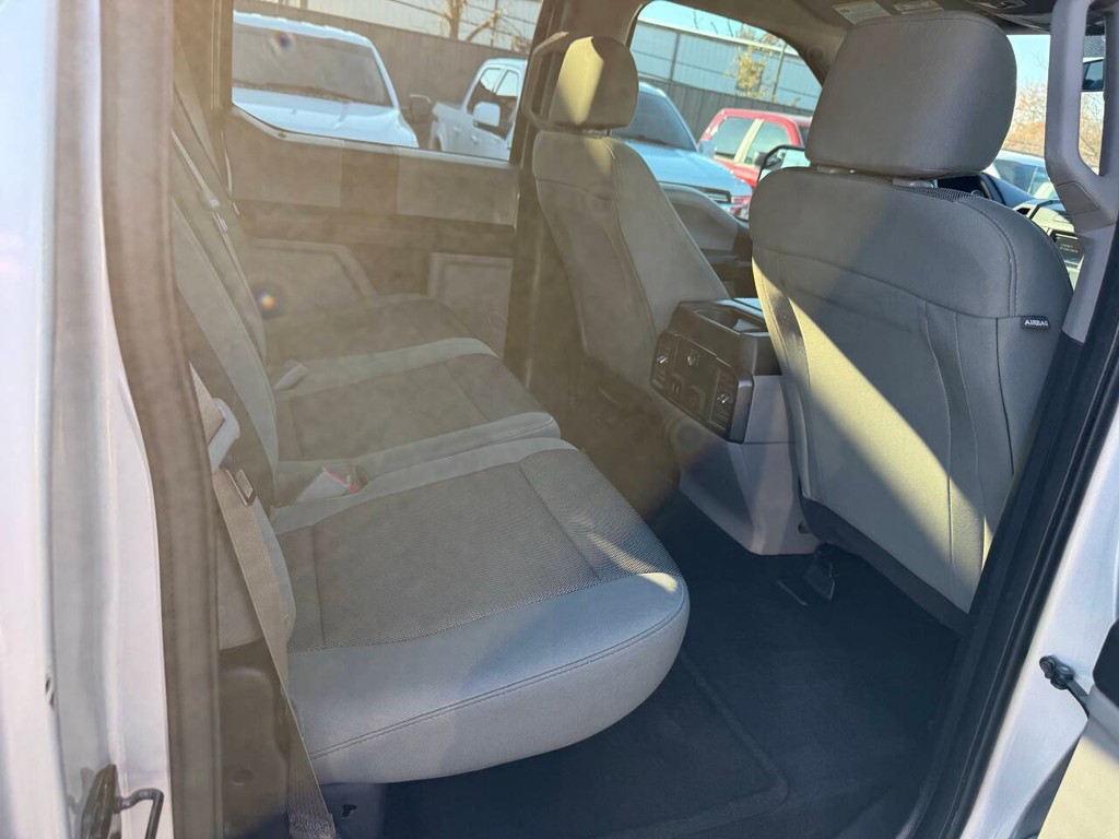 Ford F-150 Vehicle Full-screen Gallery Image 15