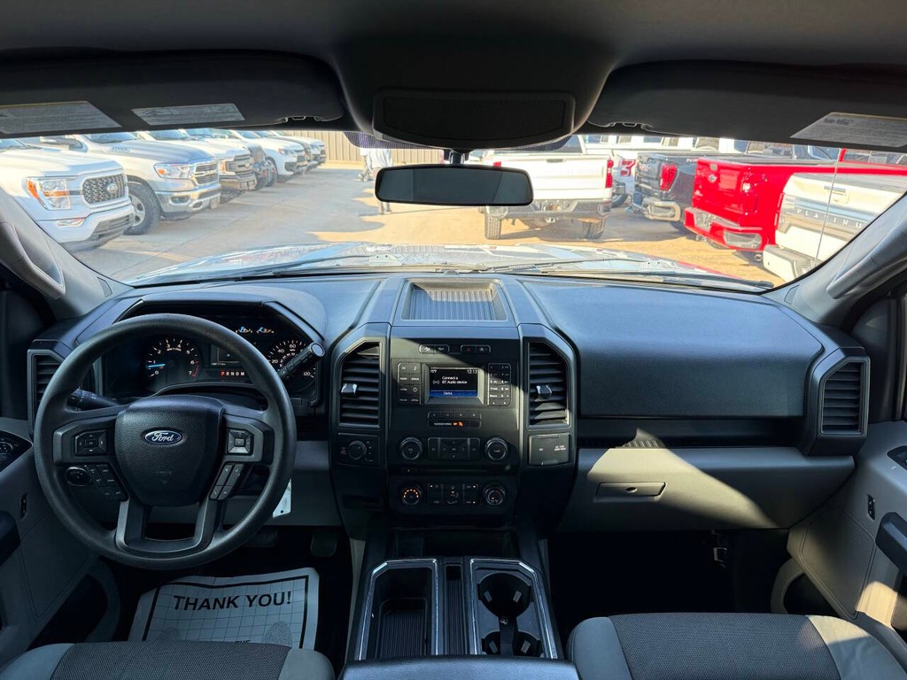 Ford F-150 Vehicle Full-screen Gallery Image 17