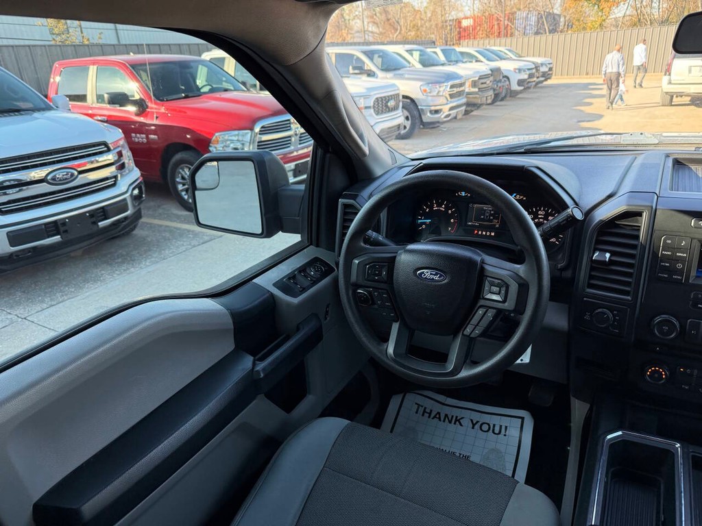 Ford F-150 Vehicle Full-screen Gallery Image 19