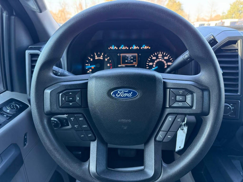 Ford F-150 Vehicle Full-screen Gallery Image 23