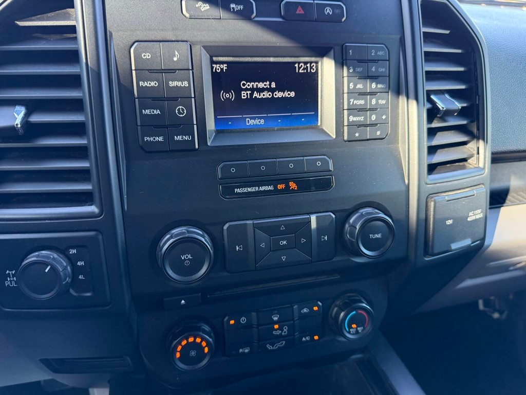 Ford F-150 Vehicle Full-screen Gallery Image 27