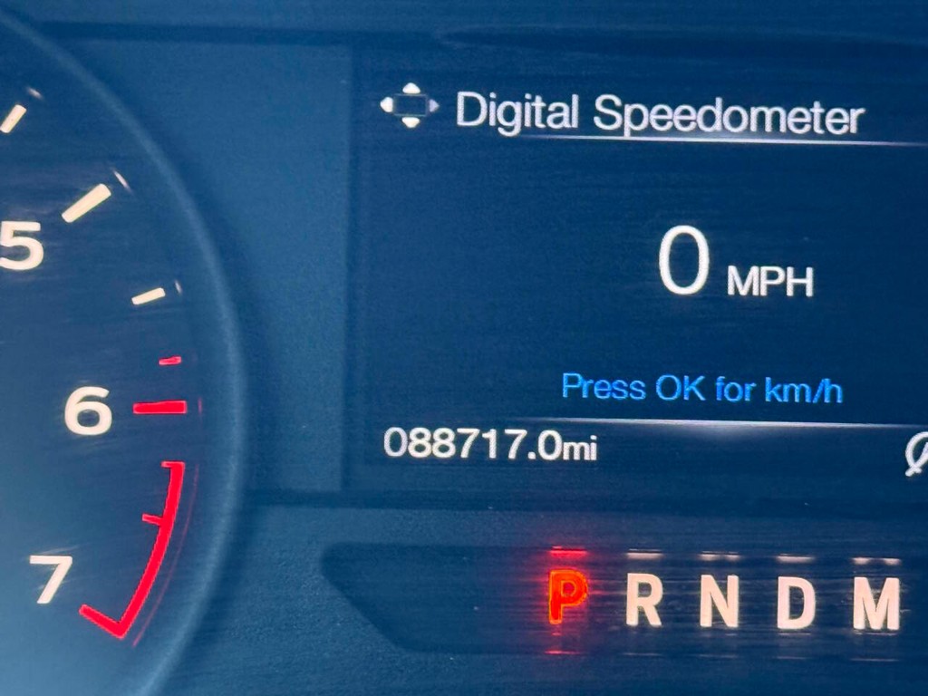 Ford F-150 Vehicle Full-screen Gallery Image 32