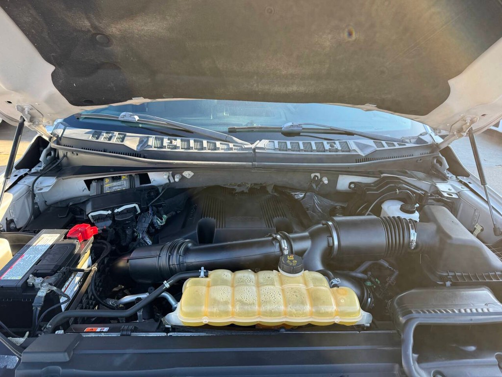 Ford F-150 Vehicle Full-screen Gallery Image 34