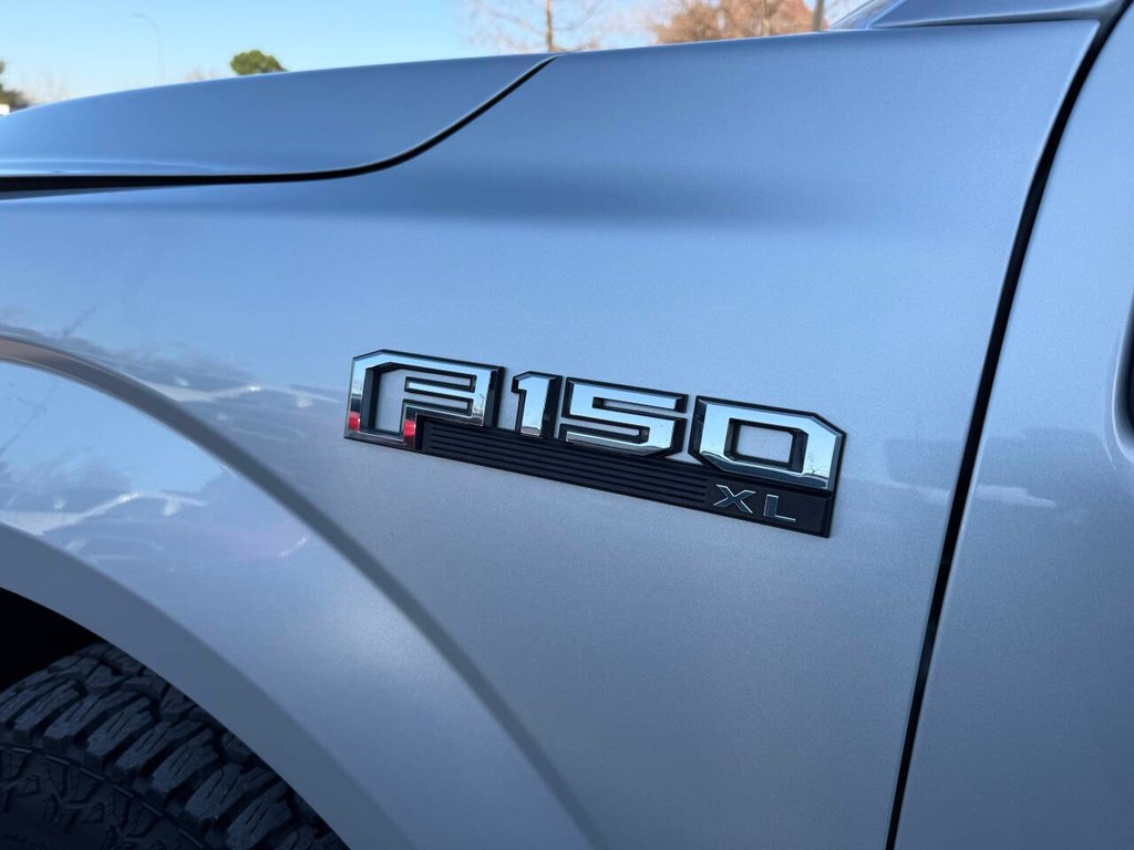 Ford F-150 Vehicle Full-screen Gallery Image 36