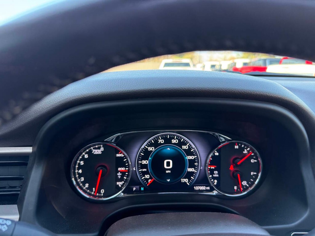 GMC Acadia Vehicle Full-screen Gallery Image 36