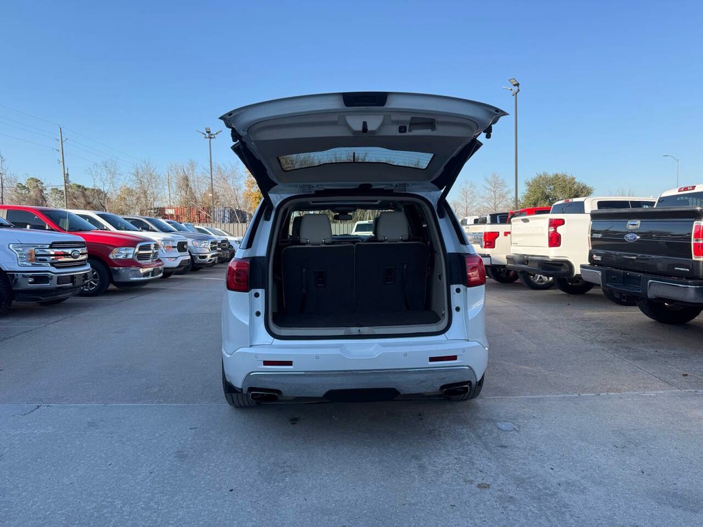 GMC Acadia Vehicle Full-screen Gallery Image 40