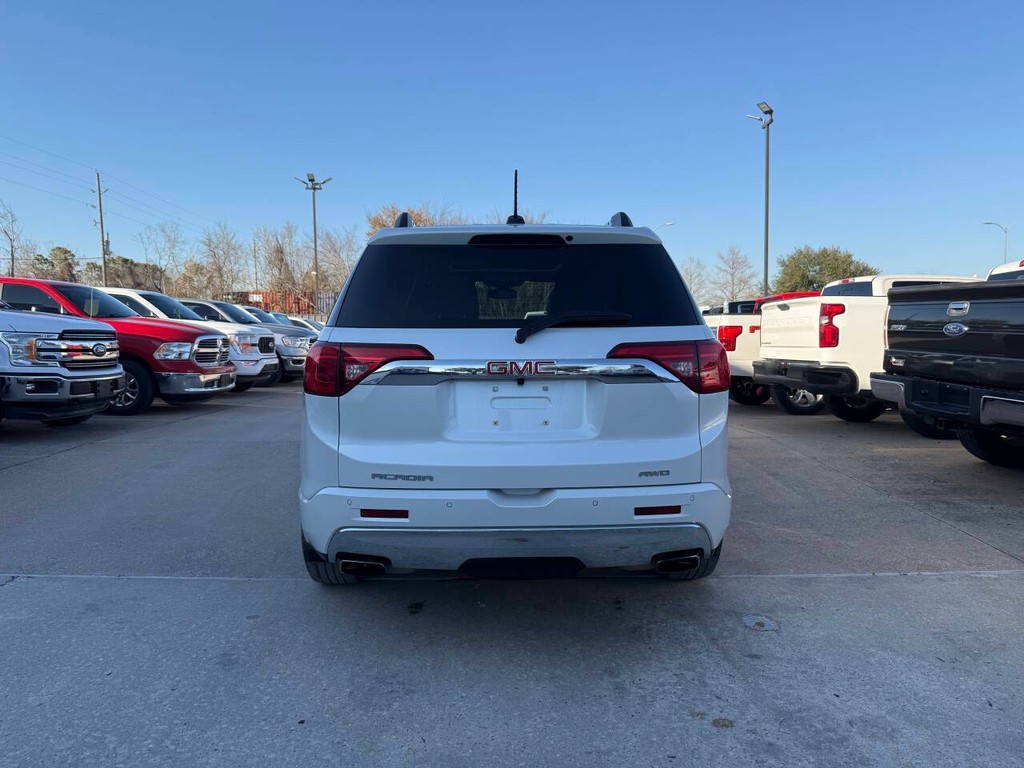 GMC Acadia Vehicle Full-screen Gallery Image 42