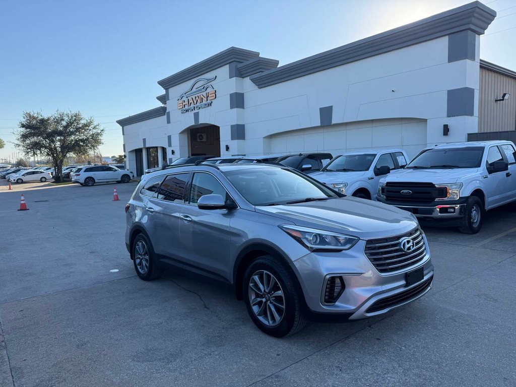 Hyundai Santa Fe Vehicle Full-screen Gallery Image 02