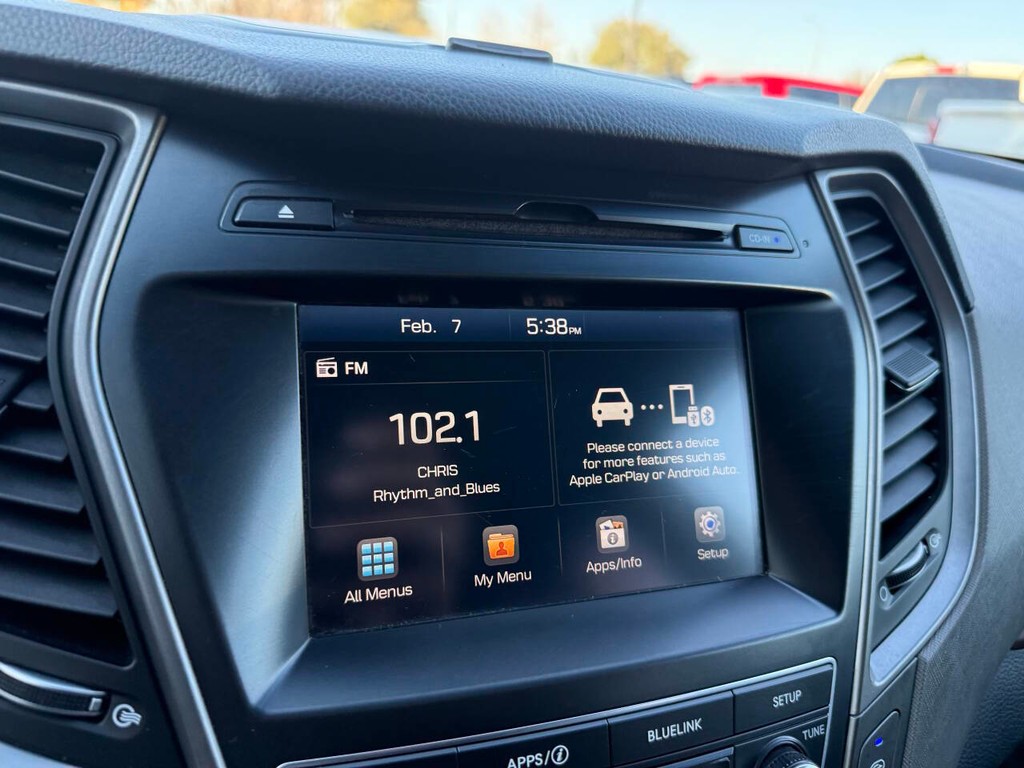 Hyundai Santa Fe Vehicle Full-screen Gallery Image 27