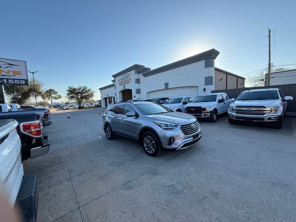 Hyundai Santa Fe Vehicle Full-screen Gallery Image 41