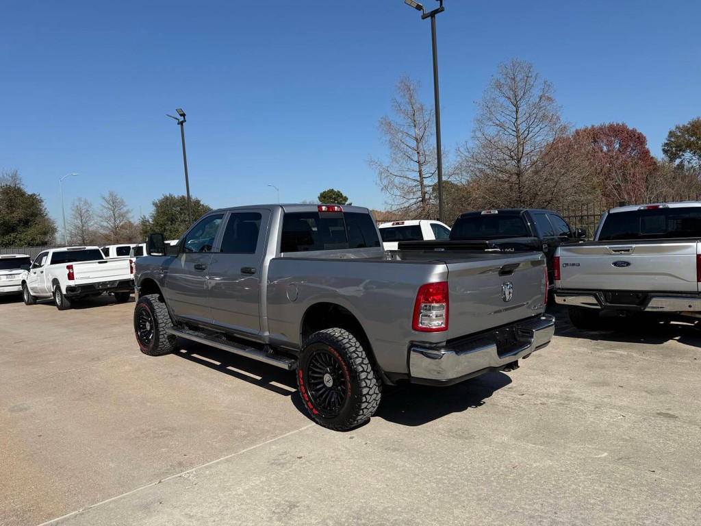 Ram 2500 Vehicle Full-screen Gallery Image 04