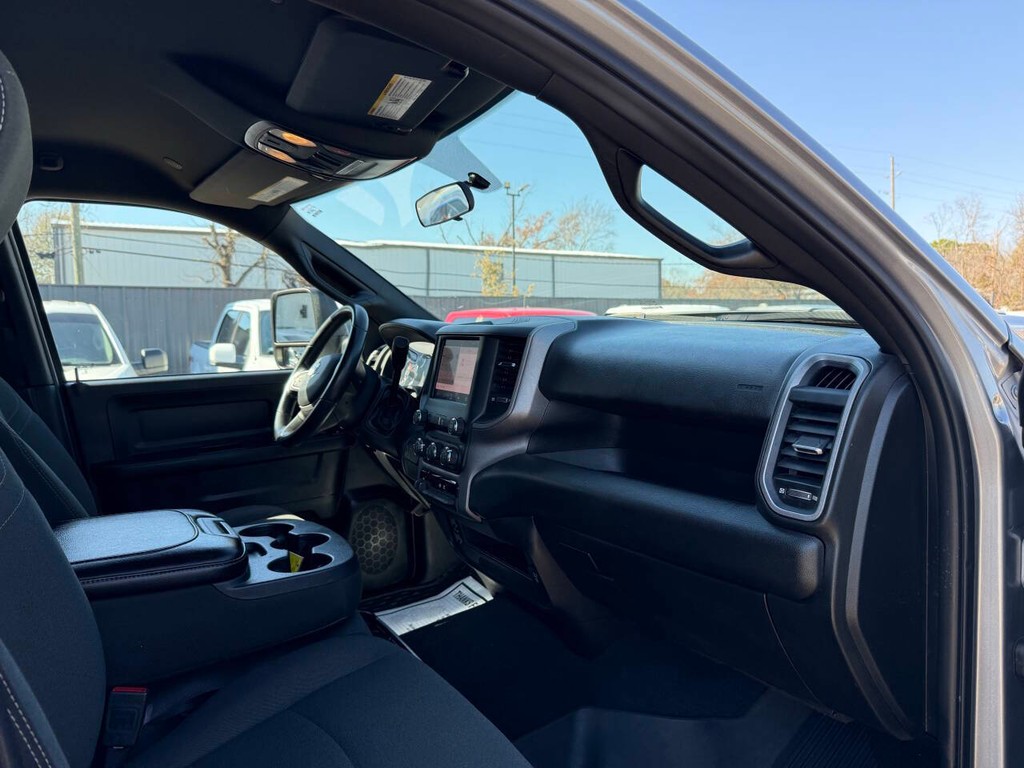 Ram 2500 Vehicle Full-screen Gallery Image 09